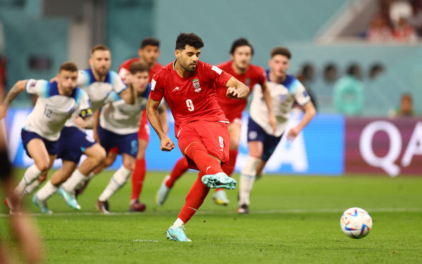 欧冠：巴黎客场2-1逆转曼联